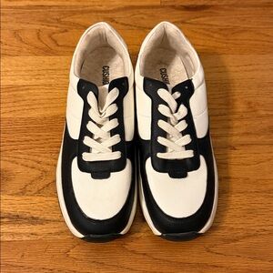 Cushionaire Women's Black and White Athletic Shoes